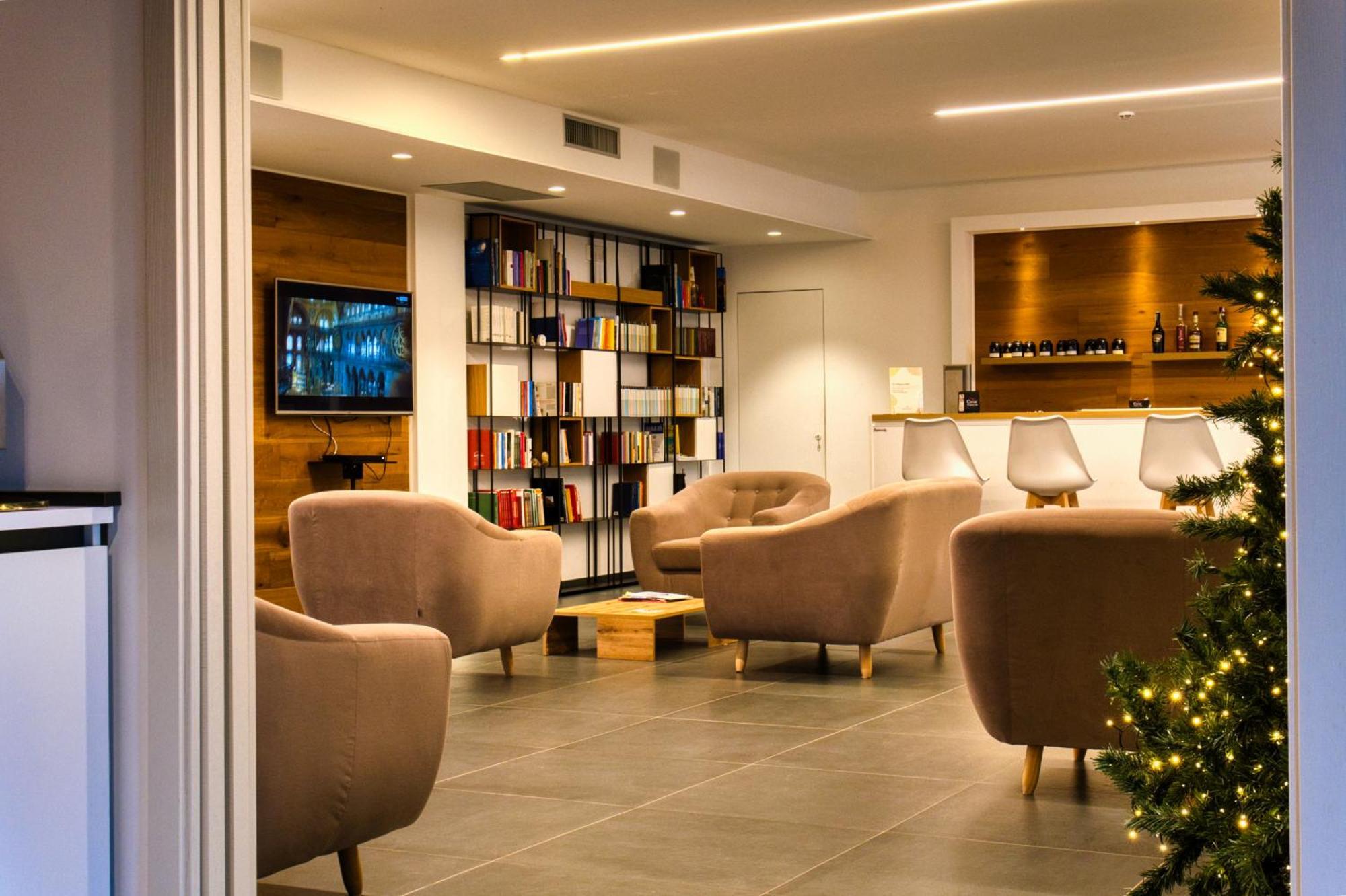 Moma Hotel Wellness & Spa Lavello Buitenkant foto