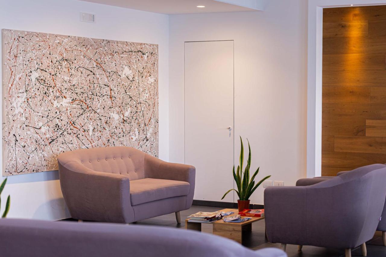 Moma Hotel Wellness & Spa Lavello Buitenkant foto